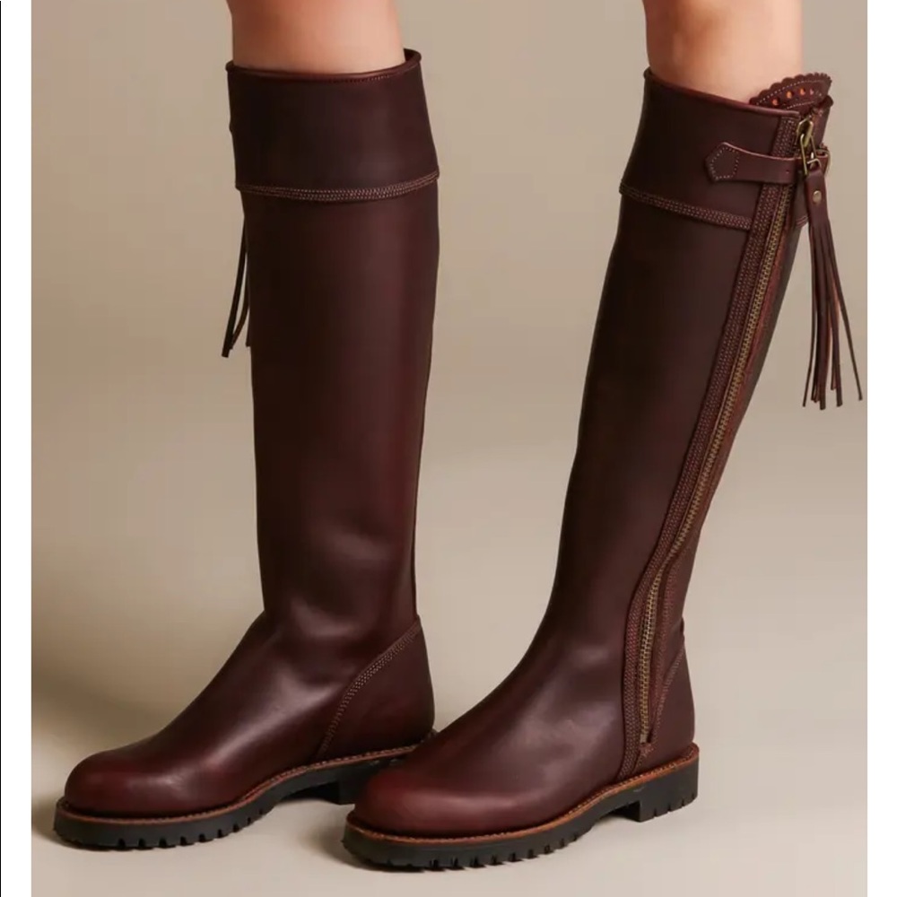 Long Tassel Knee High Boot
PENELOPE CHILVERS Size 38 UK / US 7-8 Leather Boots